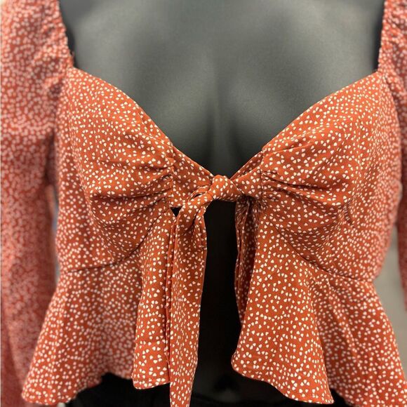 Alter'd State ladies Lg burnt orange w/ white spots crop top - Picture 2 of 7
